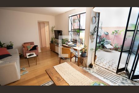 Sala de apartamento à venda com 1 quarto, 68m² em Santa Teresa, Rio de Janeiro
