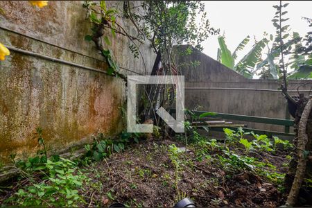 Casa à venda com 150m², 2 quartos e 3 vagas Casa à venda com 150m², 2 quartos e 3 vagasquintal