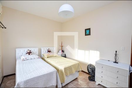 Quarto 1 de casa à venda com 2 quartos, 150m² em Itaipu, Niterói