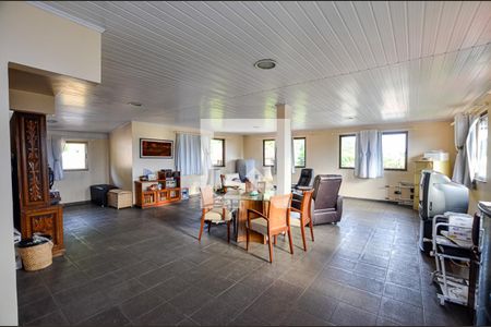 Casa à venda com 150m², 2 quartos e 3 vagas Casa à venda com 150m², 2 quartos e 3 vagasSalão 2 andar