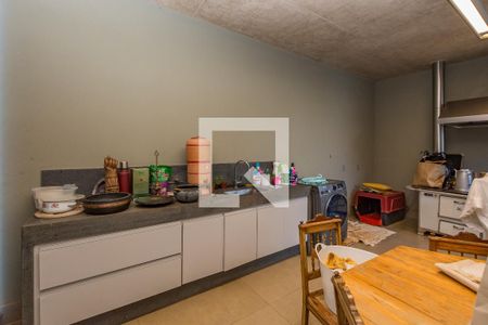 Casa de condomínio à venda com 490m², 3 quartos e 4 vagasÁrea de Serviço  - Cozinha