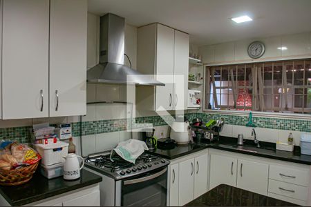 Casa à venda com 364m², 4 quartos e 4 vagascozinha