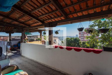 Casa à venda com 359m², 5 quartos e 3 vagas Casa à venda com 359m², 5 quartos e 3 vagasVaranda