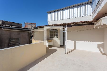 Casa à venda com 359m², 5 quartos e 3 vagas Casa à venda com 359m², 5 quartos e 3 vagasVaranda