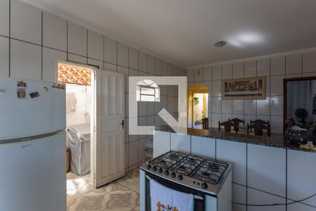 Casa à venda com 359m², 5 quartos e 3 vagas Casa à venda com 359m², 5 quartos e 3 vagasCozinha