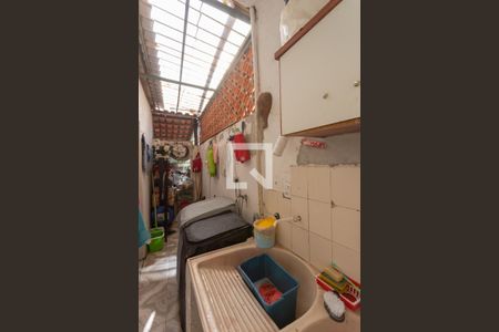 Casa à venda com 359m², 5 quartos e 3 vagas Casa à venda com 359m², 5 quartos e 3 vagasÁrea de Serviço