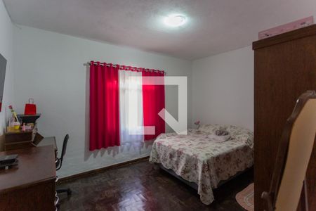 Casa à venda com 359m², 5 quartos e 3 vagas Casa à venda com 359m², 5 quartos e 3 vagasQuarto 3