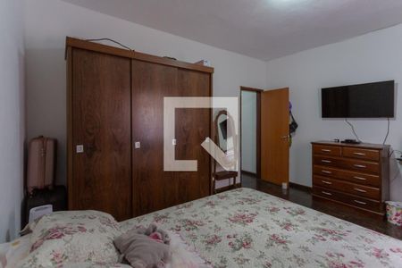 Casa à venda com 359m², 5 quartos e 3 vagas Casa à venda com 359m², 5 quartos e 3 vagasQuarto 3