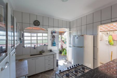 Casa à venda com 359m², 5 quartos e 3 vagas Casa à venda com 359m², 5 quartos e 3 vagasCozinha