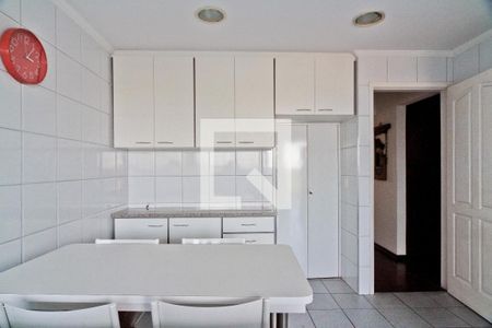 Casa à venda com 190m², 4 quartos e 4 vagasCozinha