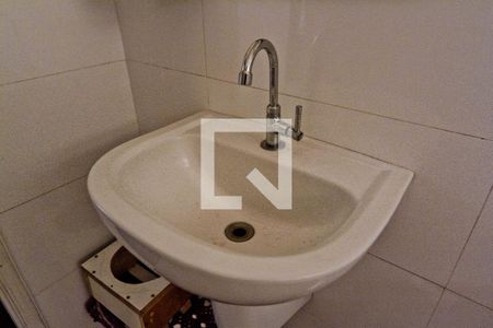 Casa à venda com 190m², 4 quartos e 4 vagasBanheiro 2