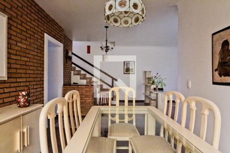 Sala de casa à venda com 4 quartos, 190m² em Jardim Peri, São Paulo