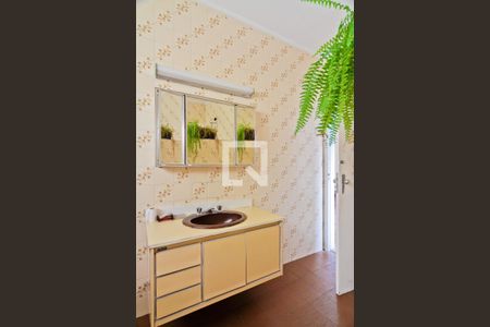 Casa à venda com 190m², 4 quartos e 4 vagasBanheiro 1