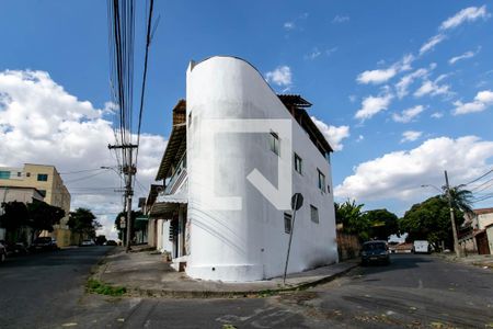 Apartamento à venda com 110m², 2 quartos e 1 vaga Apartamento à venda com 110m², 2 quartos e 1 vagaFachada