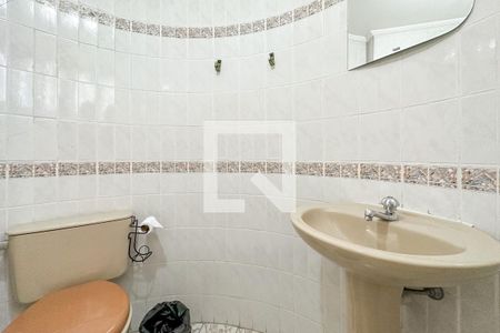 Banheiro de apartamento para alugar com 1 quarto, 60m² em Balneario Cidade Atlantica, Guarujá