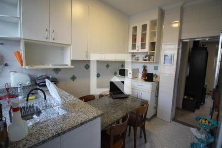 Apartamento à venda com 76m², 2 quartos e 1 vagaCozinha