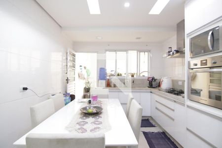 Casa para alugar com 150m², 2 quartos e 2 vagasCozinha