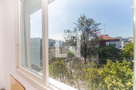 Vista do Quarto de apartamento para alugar com 1 quarto, 43m² em Passo da Areia, Porto Alegre