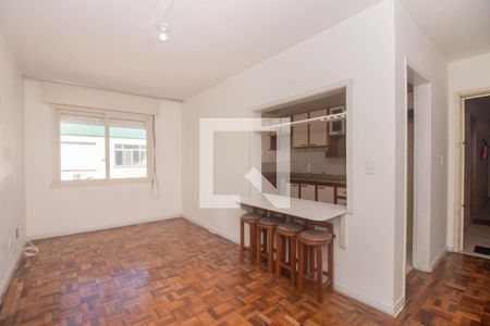 Sala de apartamento para alugar com 1 quarto, 43m² em Passo da Areia, Porto Alegre