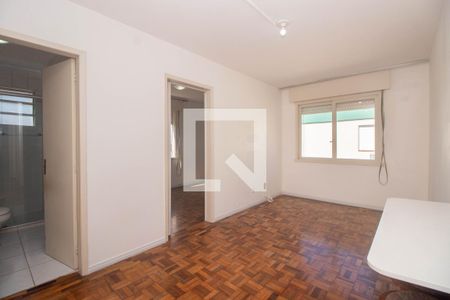Sala de apartamento para alugar com 1 quarto, 43m² em Passo da Areia, Porto Alegre