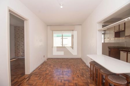 Sala de apartamento para alugar com 1 quarto, 43m² em Passo da Areia, Porto Alegre