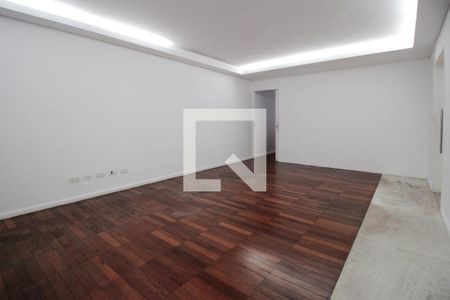 Casa para alugar com 243m², 3 quartos e 2 vagasSala