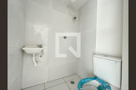 Banheiro  de kitnet/studio para alugar com 1 quarto, 18m² em Vila do Encontro, São Paulo