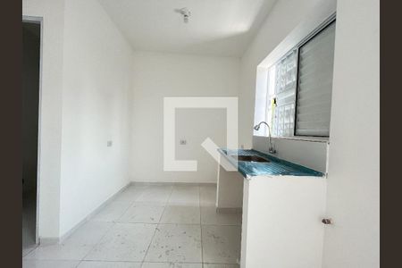 Cozinha  de kitnet/studio para alugar com 1 quarto, 18m² em Vila do Encontro, São Paulo