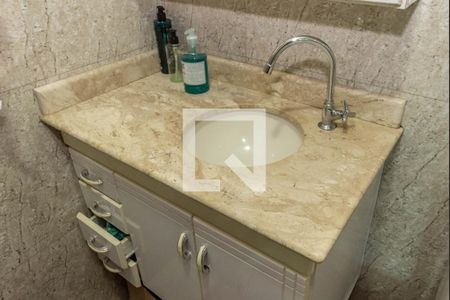 Casa à venda com 280m², 3 quartos e 3 vagas Casa à venda com 280m², 3 quartos e 3 vagasBanheiro