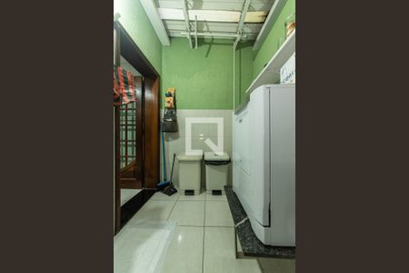 Casa à venda com 280m², 3 quartos e 3 vagas Casa à venda com 280m², 3 quartos e 3 vagasLavanderia