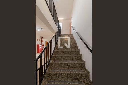 Apartamento para alugar com 38m², 1 quarto e 1 vaga Apartamento para alugar com 38m², 1 quarto e 1 vagaEscada
