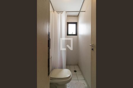 Apartamento à venda com 220m², 3 quartos e 4 vagasBanheiro de serviço