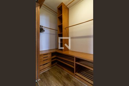Apartamento à venda com 220m², 3 quartos e 4 vagasCloset da suíte 1