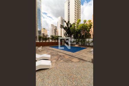 Apartamento à venda com 220m², 3 quartos e 4 vagasÁrea comum - Piscina