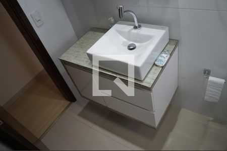 Apartamento para alugar com 65m², 2 quartos e 1 vagaBanheiro