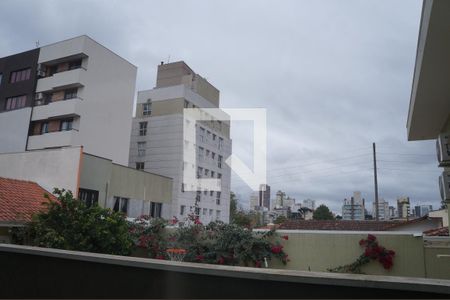 Quarto 1 de apartamento para alugar com 2 quartos, 65m² em Cristo Rei, Curitiba