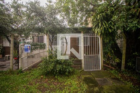 Casa à venda com 57m², 2 quartos e 1 vaga Casa à venda com 57m², 2 quartos e 1 vagaFachada