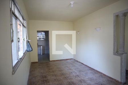 Sala de casa à venda com 2 quartos, 250m² em Irajá, Rio de Janeiro