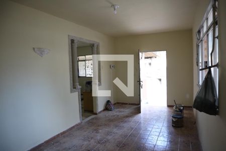 Sala de casa à venda com 2 quartos, 250m² em Irajá, Rio de Janeiro