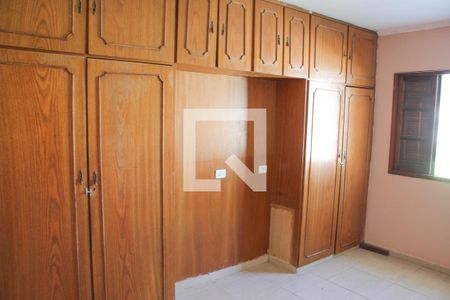 Quarto 1 de casa para alugar com 3 quartos, 130m² em Jardim Nossa Senhora do Carmo, São Paulo