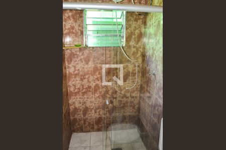 Casa à venda com 110m², 3 quartos e 2 vagasBanheiro 