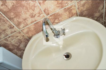 Casa à venda com 110m², 3 quartos e 2 vagasBanheiro 