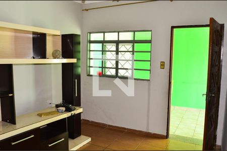 Casa à venda com 110m², 3 quartos e 2 vagasSala