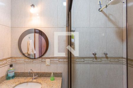 Casa à venda com 210m², 6 quartos e 4 vagasBanheiro