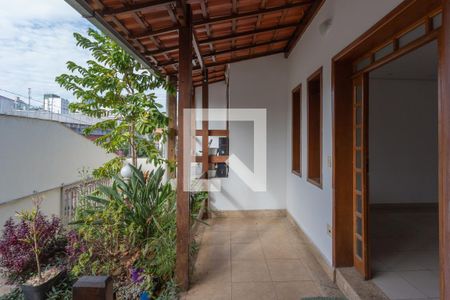 Varanda de casa à venda com 6 quartos, 210m² em Renascença, Belo Horizonte