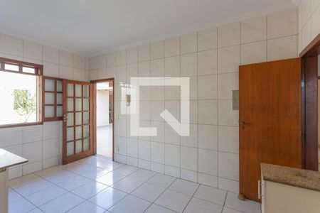 Casa à venda com 210m², 6 quartos e 4 vagasCozinha