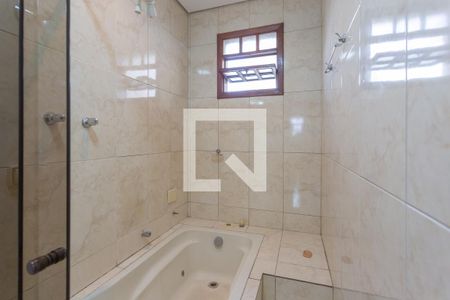 Casa à venda com 210m², 6 quartos e 4 vagasBanheiro da Suíte