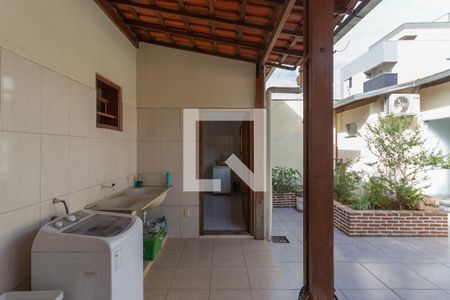 Casa à venda com 210m², 6 quartos e 4 vagasÁrea de Serviço