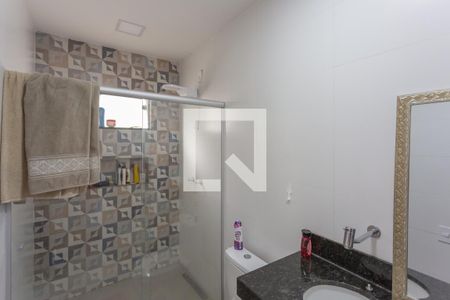 Casa à venda com 210m², 6 quartos e 4 vagasBanheiro 2