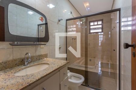 Casa à venda com 210m², 6 quartos e 4 vagasBanheiro da Suíte